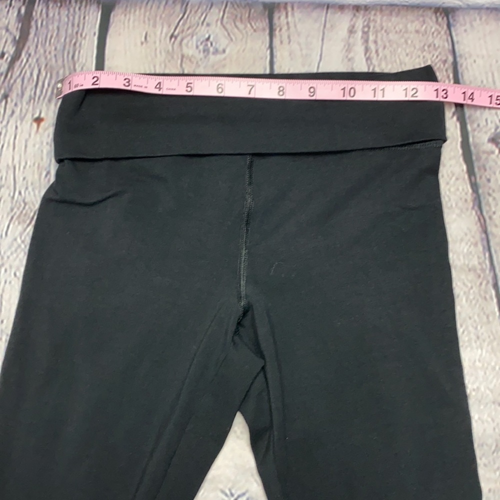 NWOT: FOREVER 21 Black Activewear Legging Capris Size: Small - Picture 8 of 17